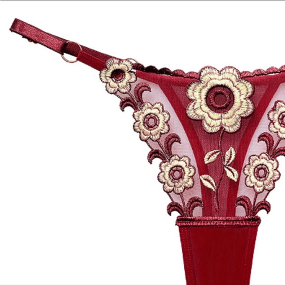 2 Pc Women's
Floral Embroidery
Open Crotch Thongs - Picture 9 of 11